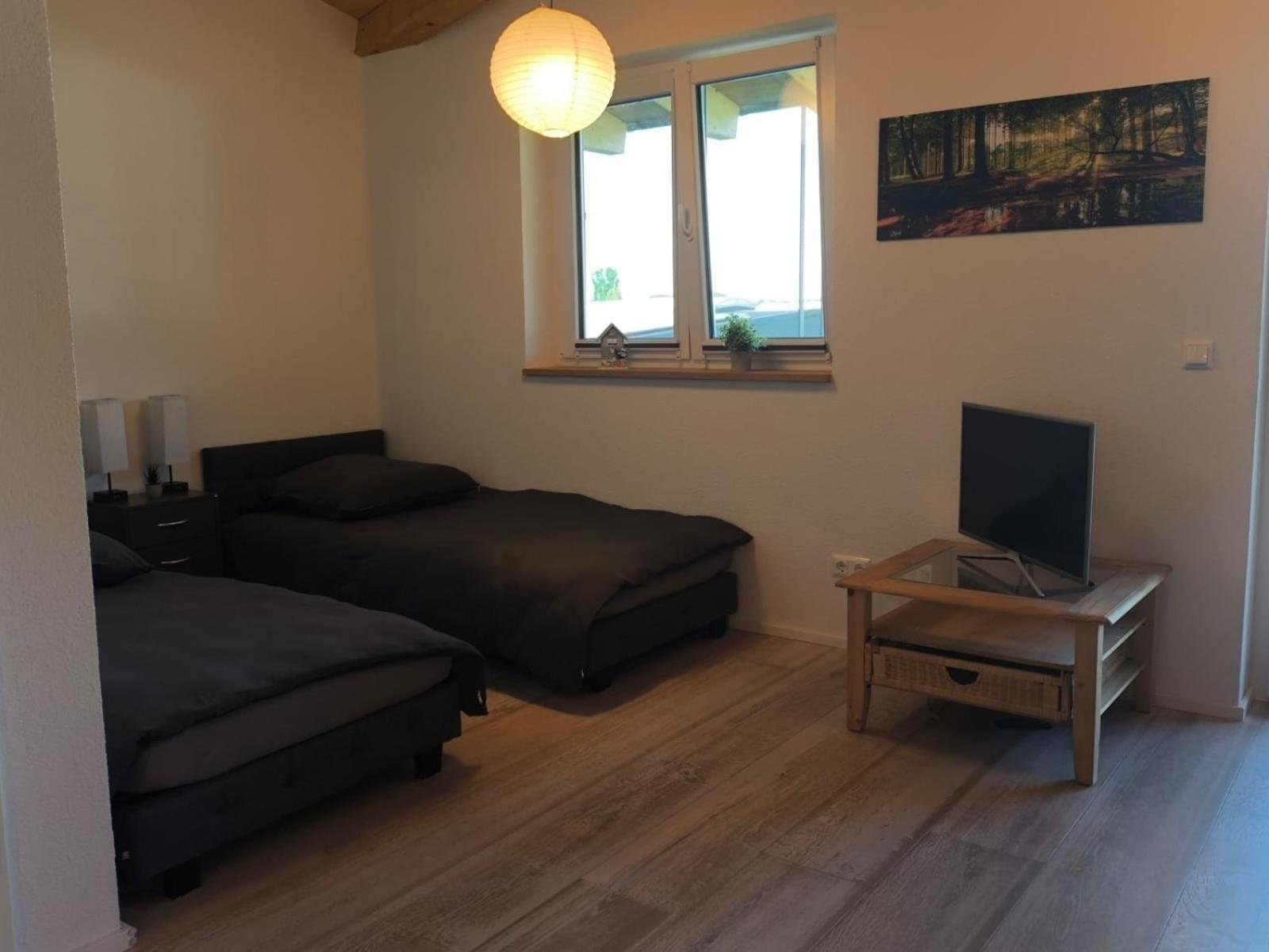 Holzgebaeude Apartment Ebersbach an der Fils Luaran gambar