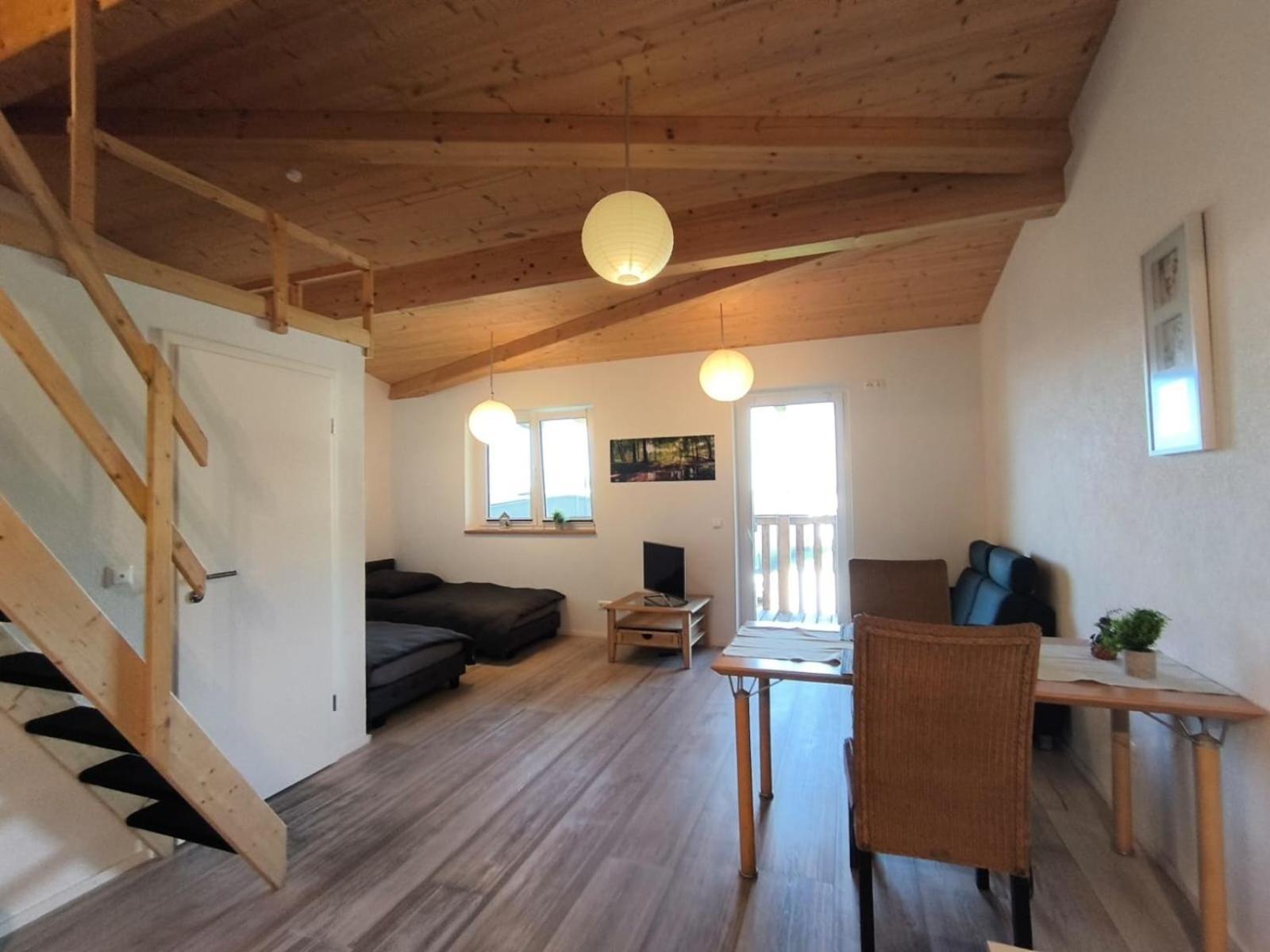 Holzgebaeude Apartment Ebersbach an der Fils Luaran gambar