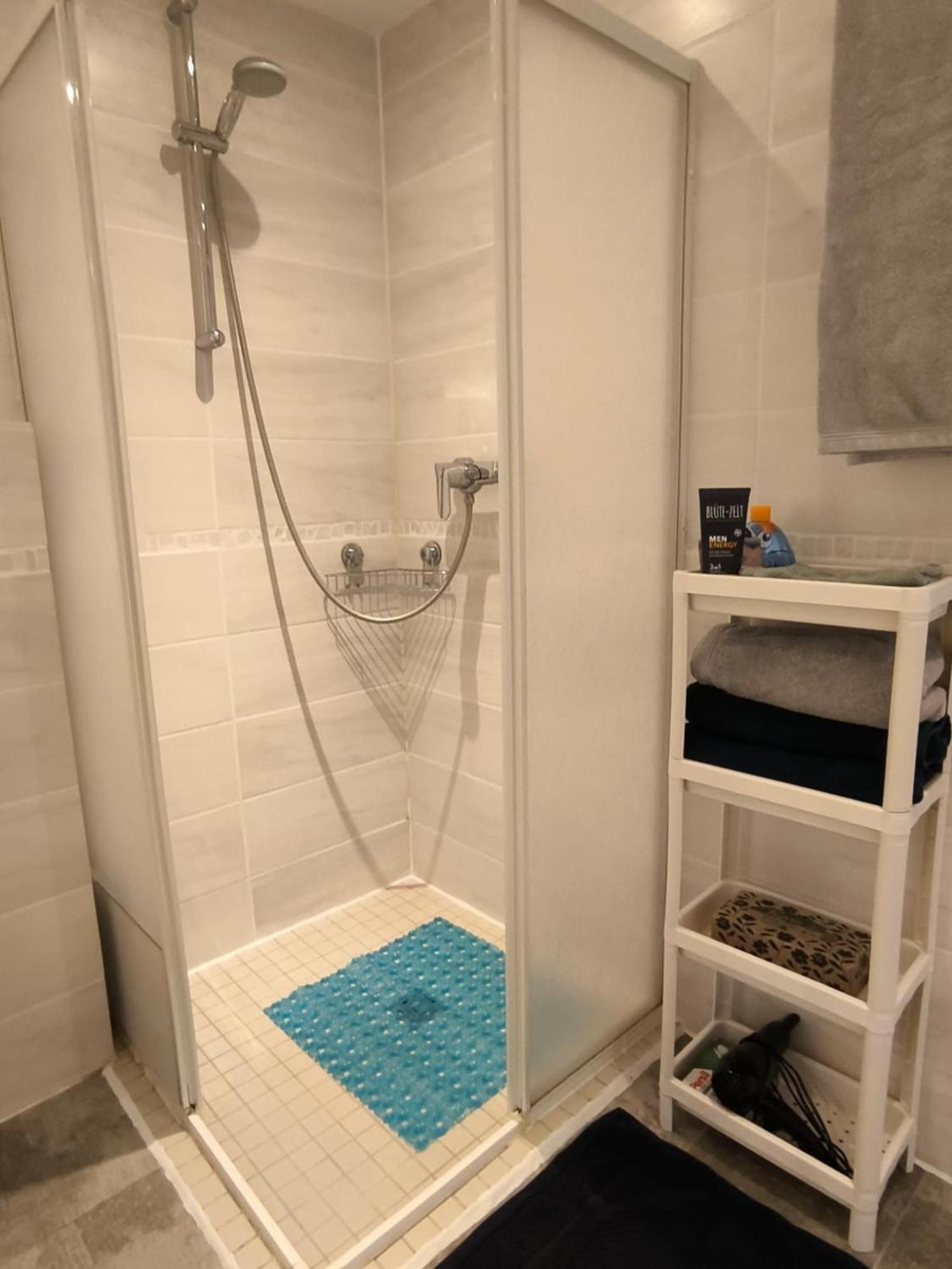 Holzgebaeude Apartment Ebersbach an der Fils Luaran gambar